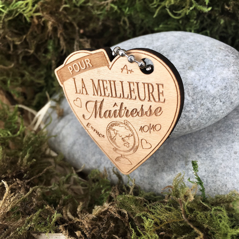 porte-clés en bois à personnaliser avec gravure la meilleure maîtresse