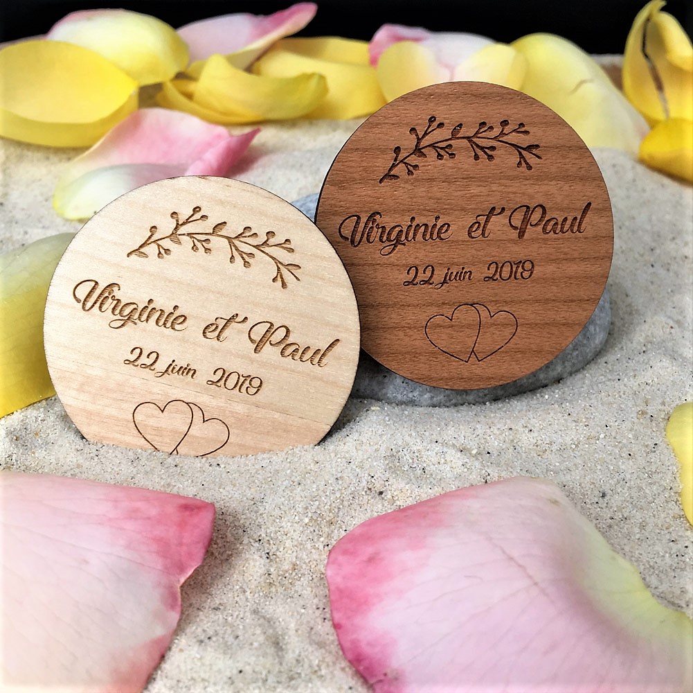 magnet personnalisé 50 mm rond en bois gravé pour les mariages