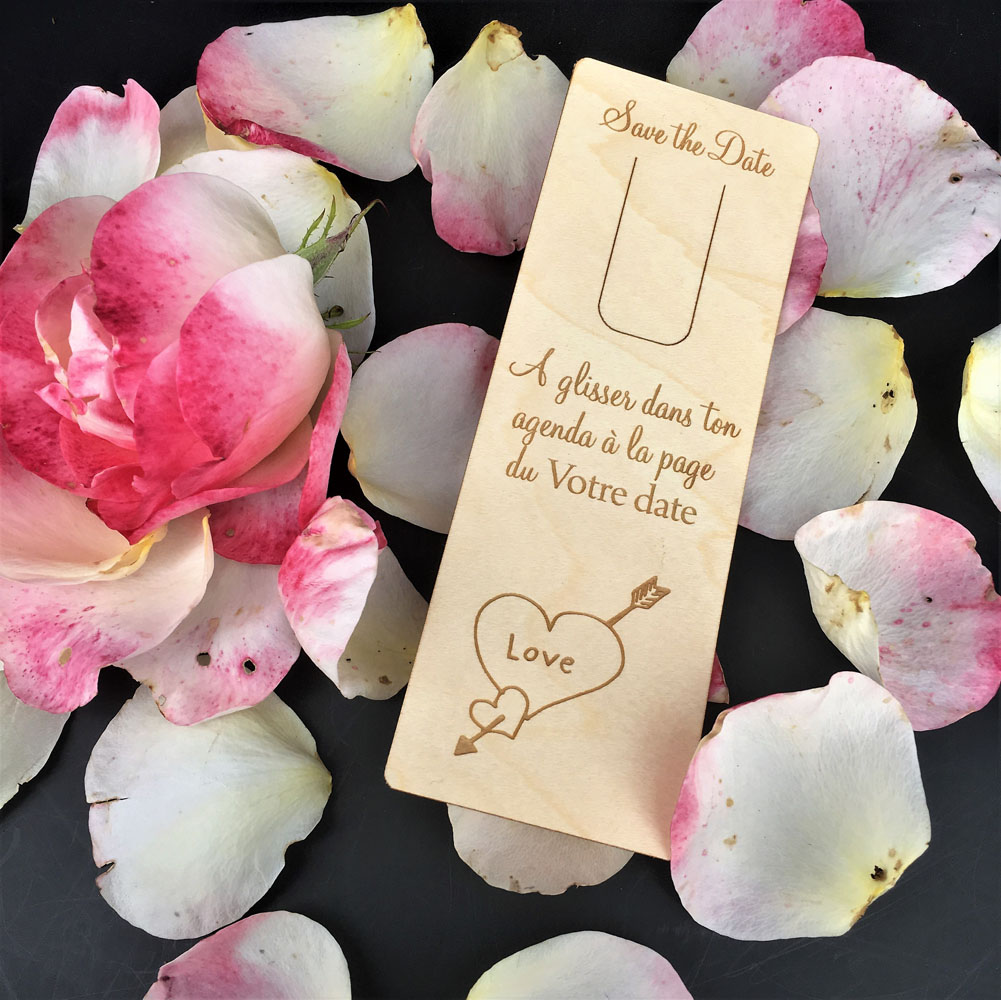 marque page personnalisé en bois gravé