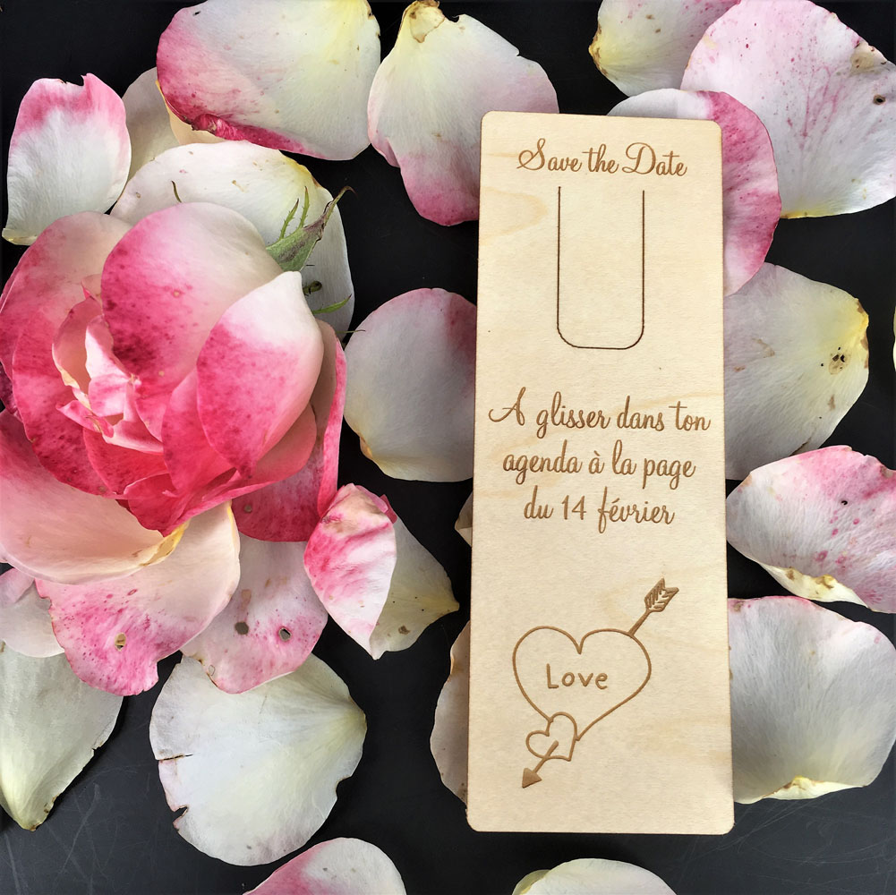 marque page personnalisé en bois gravé saint valentin
