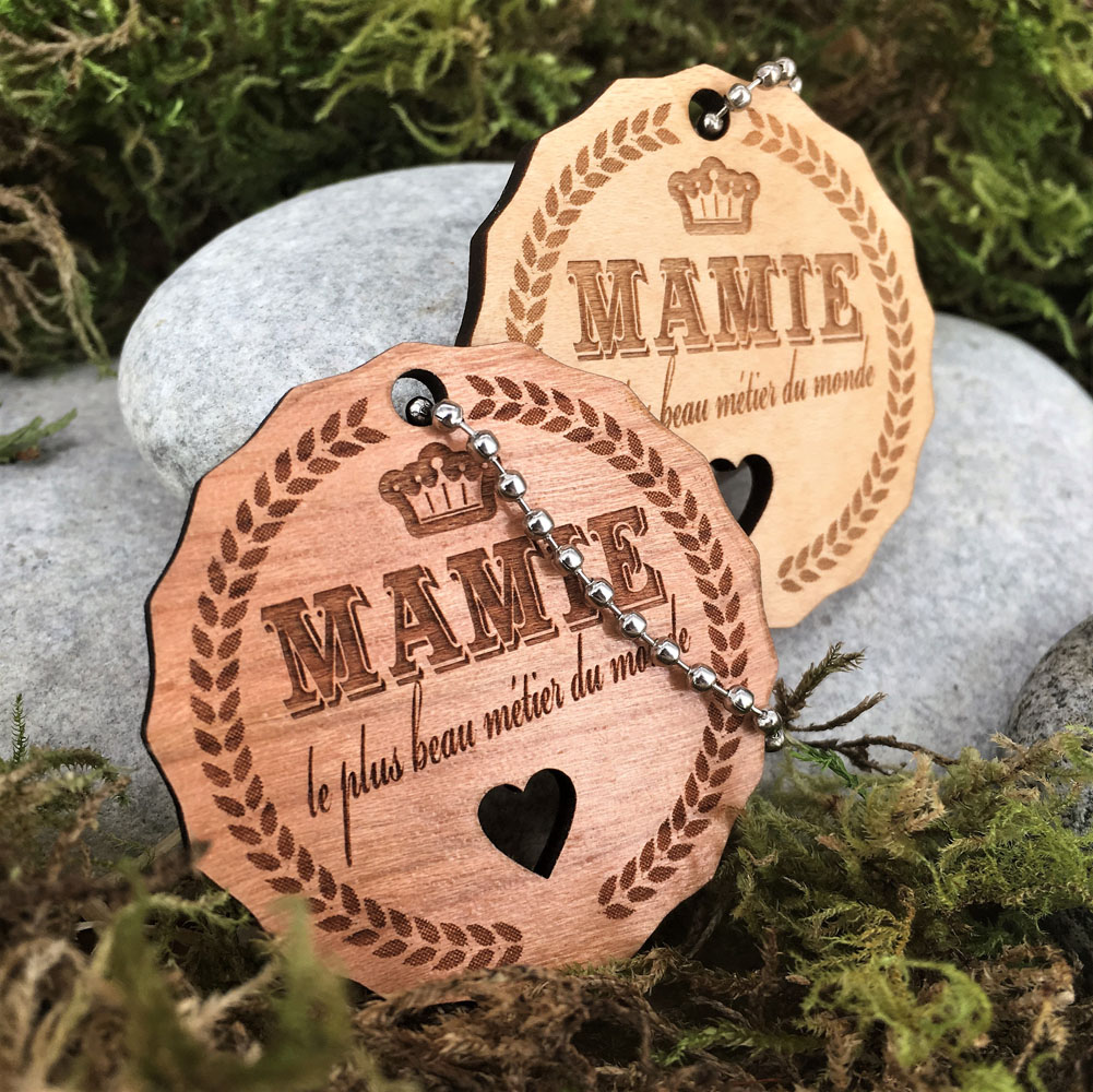 porte-clés personnalisé en bois gravé 50 mm médaille mamie