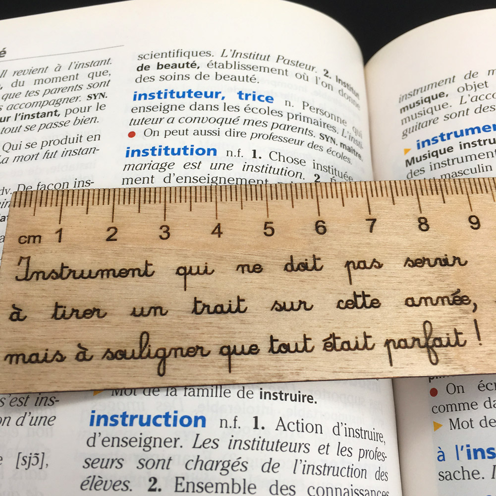 règle graduée personnalisée en bois cadeau fin d'année scolaire