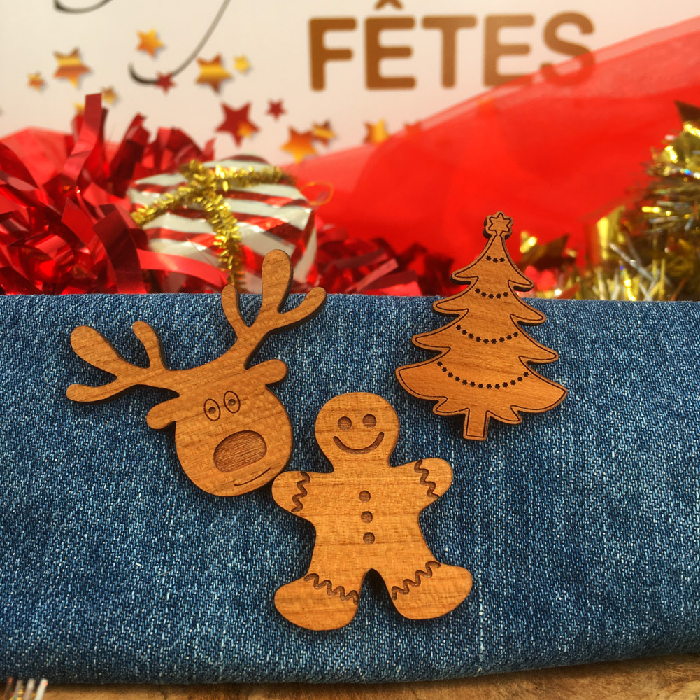pin's bois personnalisé gravé lot de noël