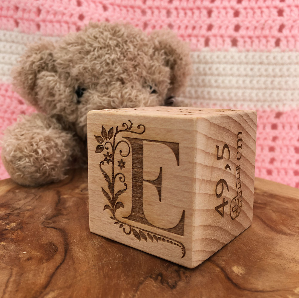 cube de naissance personnalisable lettre zoom