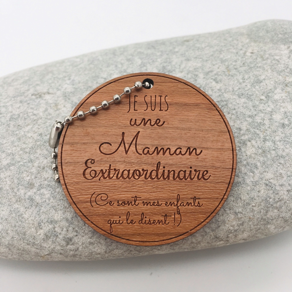 porte-clés bois rond personnalisé cerisier maman extraordinaire idée cadeau fête des mères